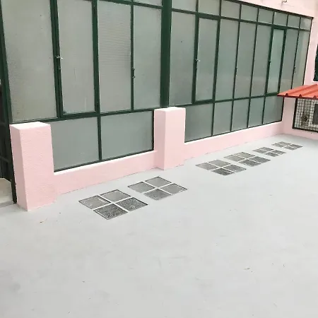 Sublime Gray Bedroom 아파트 *