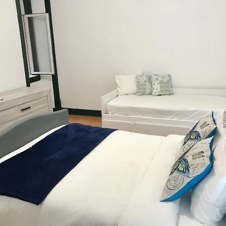 Sublime Gray Bedroom 아파트
