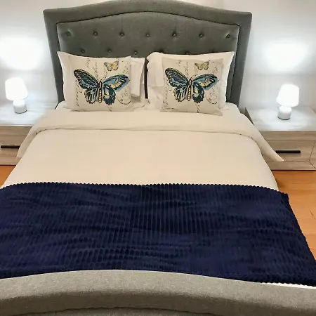 Sublime Gray Bedroom Apartman *